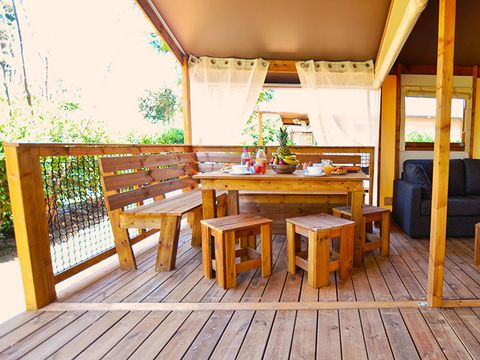 Tente en toile et en bois 5 personnes - Tente Lodge Cottu