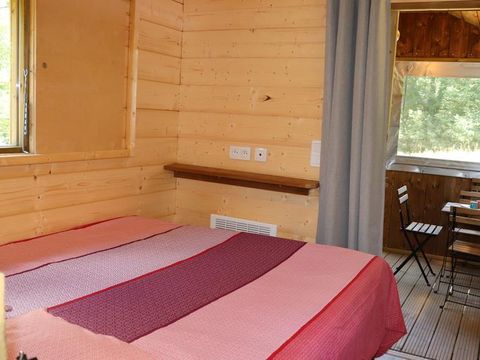 Hébergement 2 personnes - La roulotte 1 chambre avec sanitaires