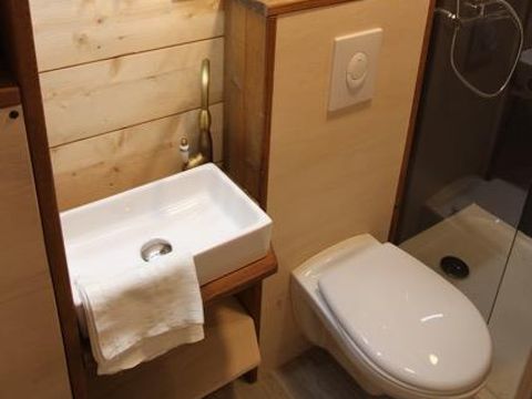Hébergement 2 personnes - La roulotte 1 chambre avec sanitaires