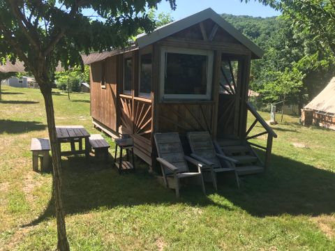Hébergement 2 personnes - La roulotte 1 chambre avec sanitaires