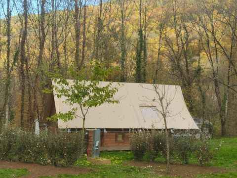 Tente en toile et en bois 6 personnes - LA TENTE DU TRAPPEUR HABITAT