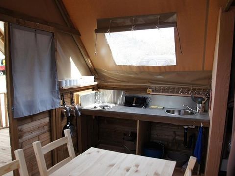 Tente en toile et en bois 6 personnes - LA TENTE DU TRAPPEUR HABITAT