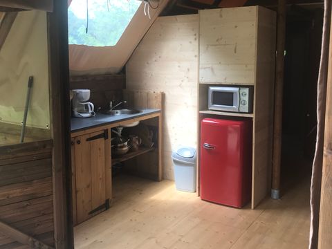 Tente en toile et en bois 6 personnes - LA TENTE DU TRAPPEUR HABITAT
