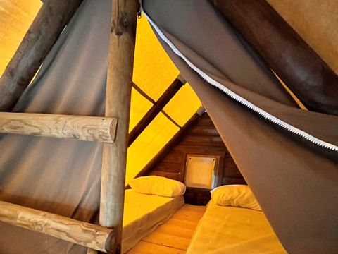 Tente en toile et en bois 6 personnes - LA TENTE DU TRAPPEUR HABITAT