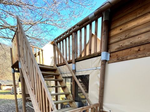 Tente en toile et en bois 6 personnes - LE NID ECOLODGE AVEC COUCHAGES EN ETAGE
