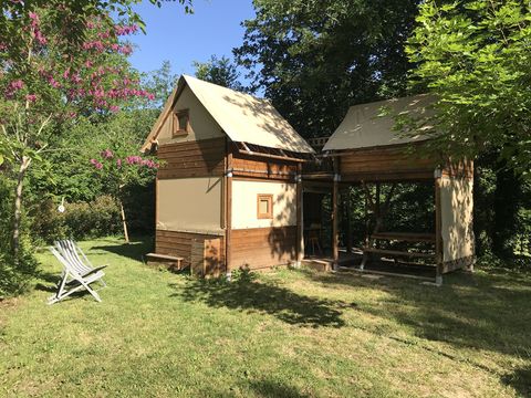 Tente en toile et en bois 6 personnes - LE NID ECOLODGE AVEC COUCHAGES EN ETAGE