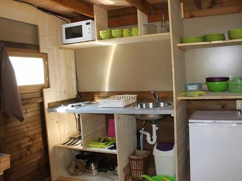 Tente en toile et en bois 6 personnes - LE NID ECOLODGE AVEC COUCHAGES EN ETAGE