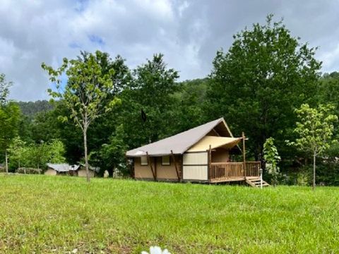 Tente en toile et en bois 5 personnes - SAFARI LODGE 28m² avec sanitaires