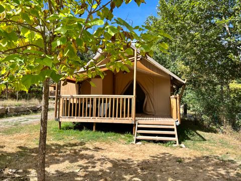 Tente en toile et en bois 5 personnes - SAFARI LODGE 28m² avec sanitaires