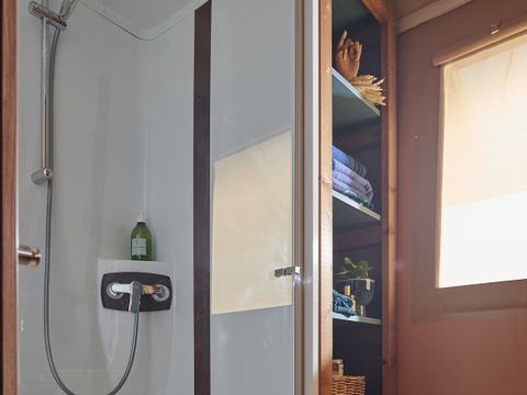 HÉBERGEMENT INSOLITE 4 personnes - WOODY LODGE 24 M²  avec sanitaires