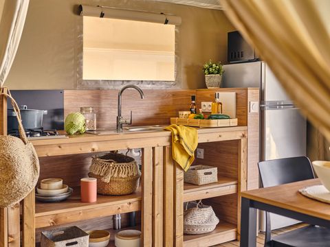 HÉBERGEMENT INSOLITE 4 personnes - WOODY LODGE 24 M²  avec sanitaires