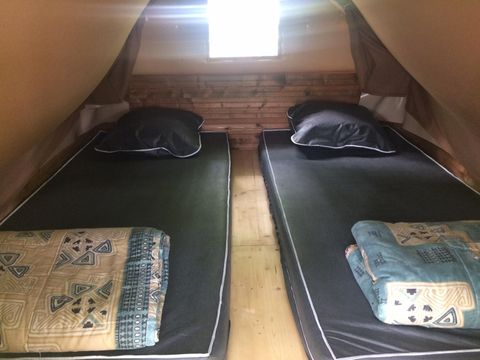 Tente en toile et en bois 2 personnes - Bivouac 2 personnes - sans sanitaires