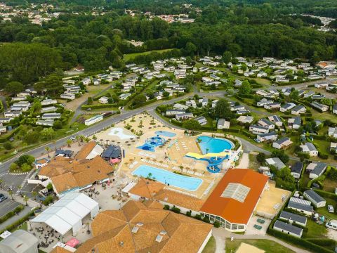 Tour Operateur et particuliers sur camping Les Charmettes -  Funpass non inclus - Camping Charente-Maritime - Image N°2