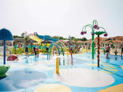 Tour Operateur et particuliers sur camping Les Charmettes -  Funpass non inclus - Camping Charente-Maritime - Image N°3