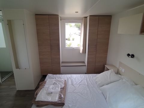 MOBILHOME 8 personnes - 3 chambres 2 Sdb - 901  MFY