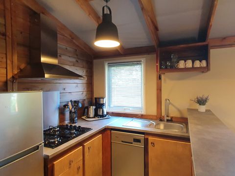 CHALET 5 personnes - Eco-Lodge VIP 35m² avec vue sur terrain de jeux, 2 Chambres, 1 Salle de bain (draps fournis)