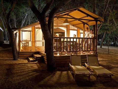 Tente en toile et en bois 5 personnes - Safari (haute saison samedi)