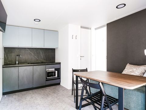 MOBILHOME 4 personnes - Deluxe Family Three-Bedroom Camping Home