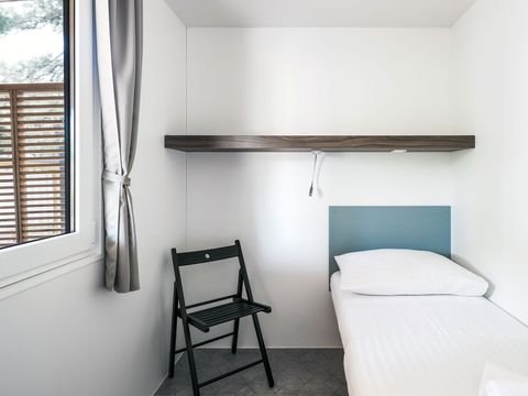 MOBILHOME 4 personnes - Deluxe Family Three-Bedroom Camping Home 4+1