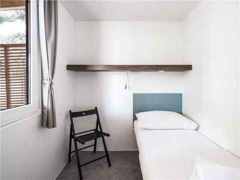 MOBILHOME 5 personnes - Deluxe Family Three-Bedroom Camping Home 4+1