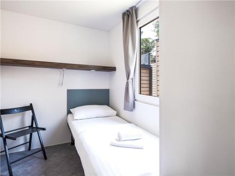 MOBILHOME 5 personnes - Deluxe Family Three-Bedroom Camping Home 4+1