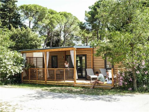 MOBILHOME 5 personnes - Deluxe Family Three-Bedroom Camping Home 4+1