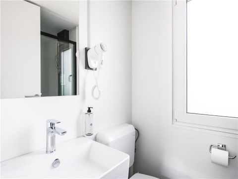 MOBILHOME 5 personnes - Deluxe Family Three-Bedroom Camping Home 4+1