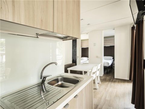 MOBILHOME 7 personnes - Premium Three-Bedroom Camping Home 6+1