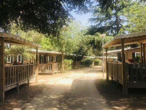 CHALET 3 personnes - Chalet Confort 16 m² - 1 chambre - climatisation (possibilité couchage d'appoint) 2 pers