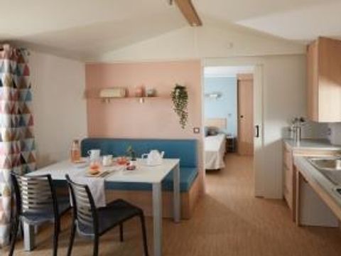 MOBILHOME 4 personnes - PMR 35 m², climatisé, 2 chambres