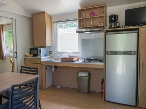 MOBILHOME 4 personnes - PMR 35 m², climatisé, 2 chambres