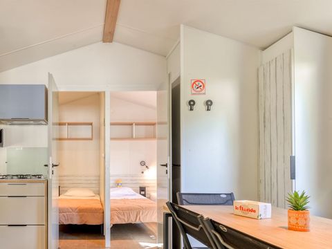 MOBILHOME 6 personnes - 3 chambres - 6 personnes, terrasse semi-couverte, Clim TV