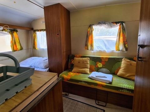 CARAVANE 4 personnes - Caravane vintage et tente 4p