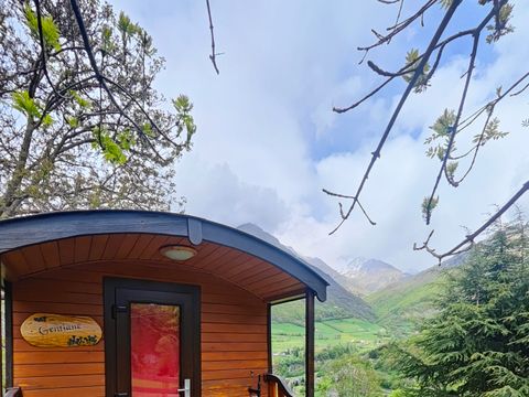 HÉBERGEMENT INSOLITE 2 personnes - Roulotte Gentiane 12 M²