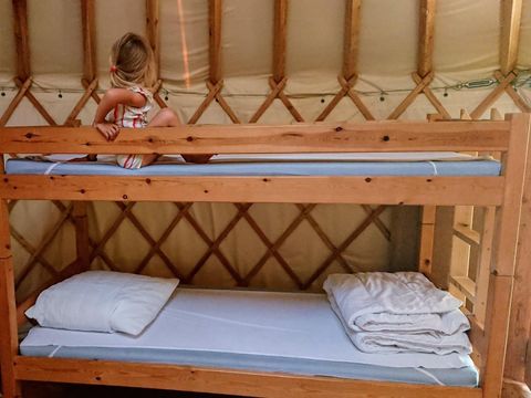 Insolite 4 personnes - Yourte scandinave - sans sanitaires - terrasse