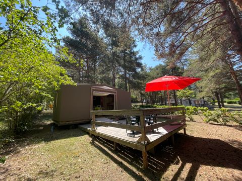 Tente en toile et en bois 4 personnes - Tente Maori - sans sanitaires - terrasse