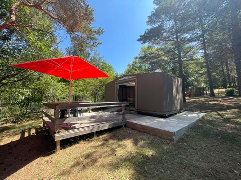 Tente en toile et en bois 4 personnes - Tente Maori - sans sanitaires - terrasse
