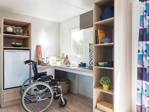 MOBILHOME 4 personnes - COUSERANS PMR : avec terrasse couverte