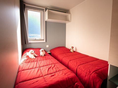 MOBILHOME 8 personnes - Cottage 4 chambres TV LV Terrasse semi-couverte MOBILHOME 8 personnes - Cottage 4 chambres TV LV Terrasse semi-couverte