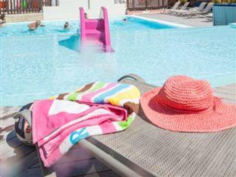 CHALET 4 personnes - A la nuit 1 Ch +1 Mezzanine Tourmalet TV LV Terrasse 4 pers CHALET 4 personnes - A la nuit 1 Ch +1 Mezzanine Tourmalet TV LV Terrasse 4 pers