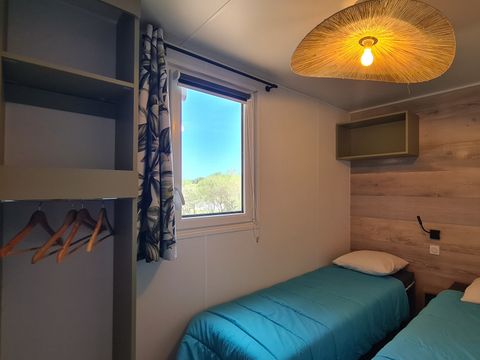 MOBILHOME 6 personnes - XL premium 6pers 2 sdb, 3 chambres +terrasse couverte+ tv+lave vaisselle+climatisation