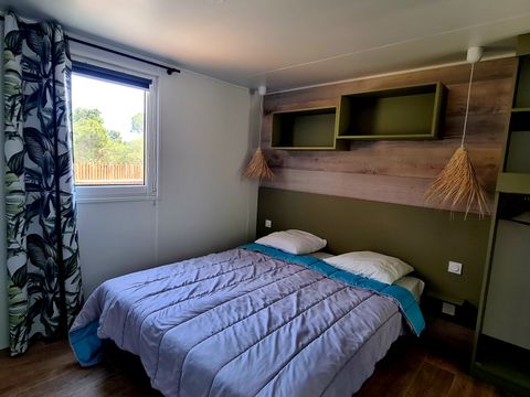 MOBILHOME 4 personnes - XXL premium 35m² jacuzzi, 2 chambres+ 2 sdb +TV+lave vaisselle+climatisation
