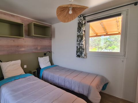Mobilhome 4 personnes - XXL premium 35m² - 2 salles de bain - 2 chambres - Tv - Lave vaisselle - Clim - Wifi
