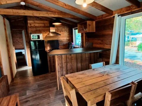 Tente en toile et en bois 5 personnes - Lodge Confort 3 Pièces 5 Personnes + TV