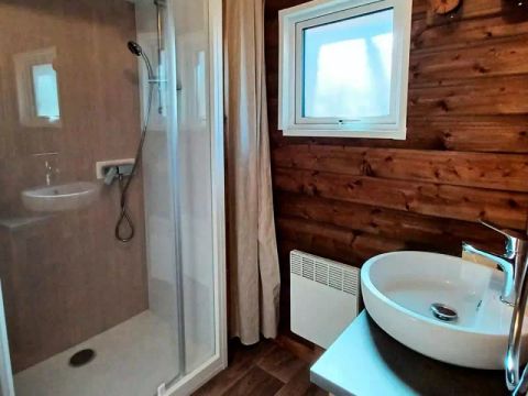 Tente en toile et en bois 5 personnes - Lodge Confort 3 Pièces 5 Personnes + TV