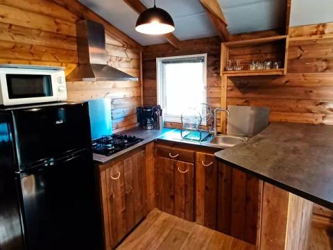 Tente en toile et en bois 5 personnes - Lodge Confort 3 Pièces 5 Personnes + TV