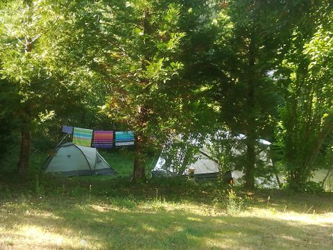 Emplacement - Forfait Nature : Emplacement + voiture + tente/caravane ou camping-car