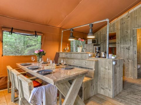 Tente en toile et en bois 6 personnes - Tente LODGE LUXE XL LUXE SAFARI 61m²  3 Chambres - Terrasse couverte