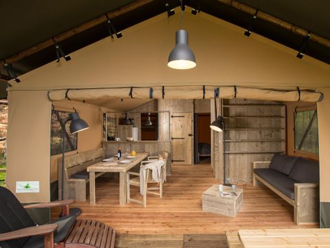 Tente en toile et en bois 6 personnes - Tente LODGE LUXE XL LUXE SAFARI 61m²  3 Chambres - Terrasse couverte