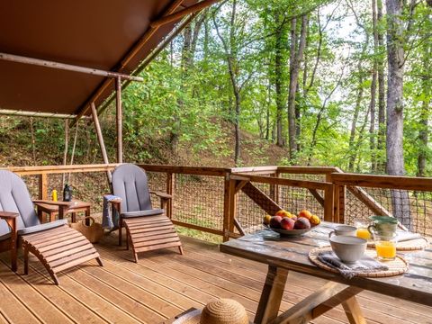 Tente en toile et en bois 6 personnes - Tente LODGE LUXE XL LUXE SAFARI 61m²  3 Chambres - Terrasse couverte